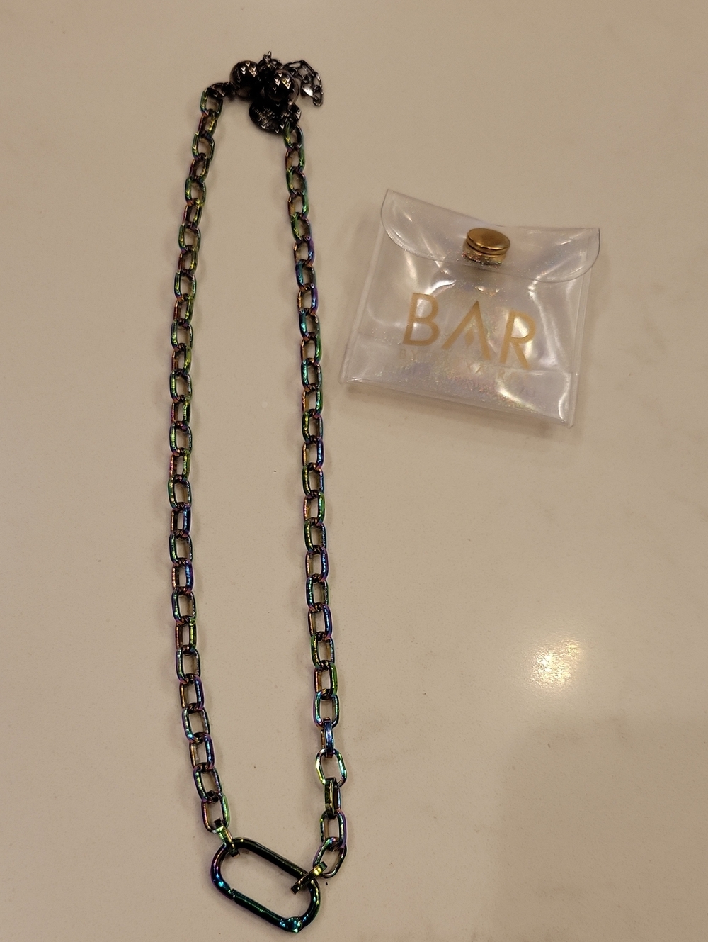 Melania Clara NWOT Irridescent Necklace